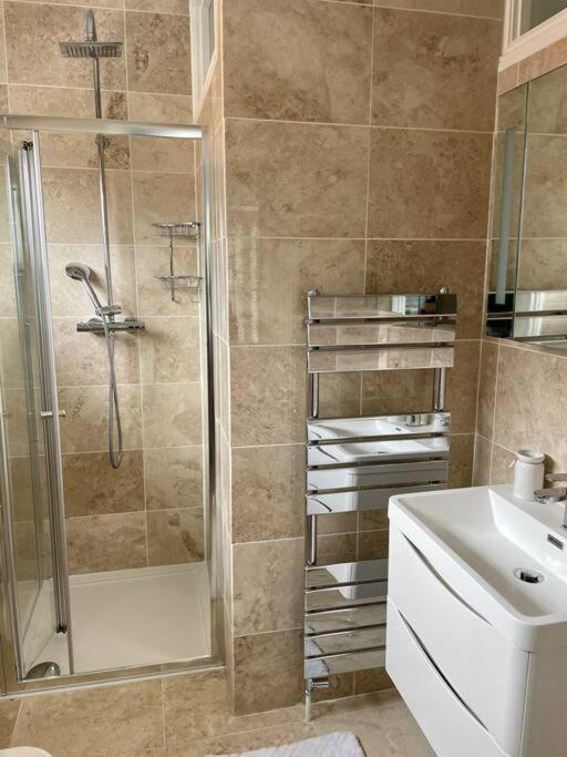 Modern 2 Bed Flat W Parking, Dog Friendly, Central Bournemouth Luaran gambar