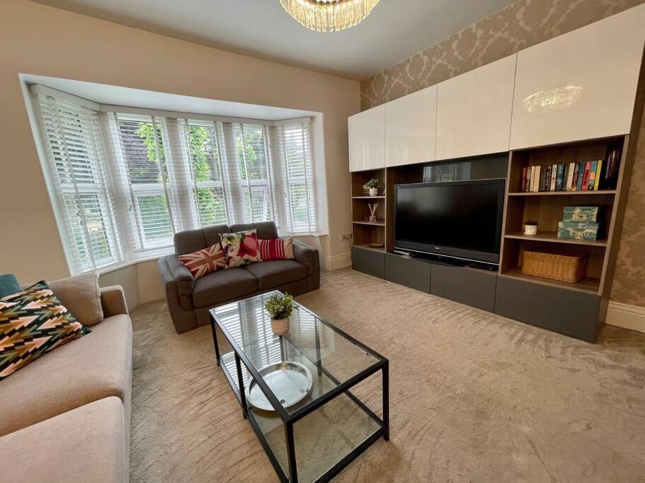 Modern 2 Bed Flat W Parking, Dog Friendly, Central Bournemouth Luaran gambar
